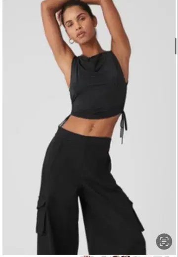 alo 스탠드아웃 크롭 탱크탑