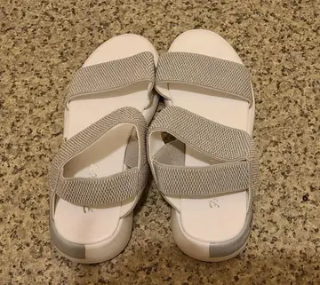 스포츠 샌들 그레이