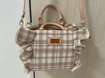 프릴 달린 핑크 계열 체크 숄더백