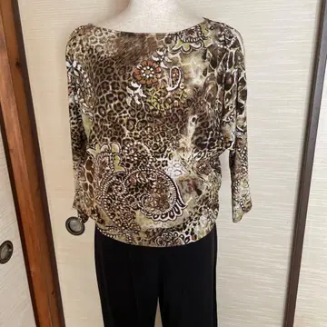 레오파드 페이즐리 무늬 칠부 소매 상의