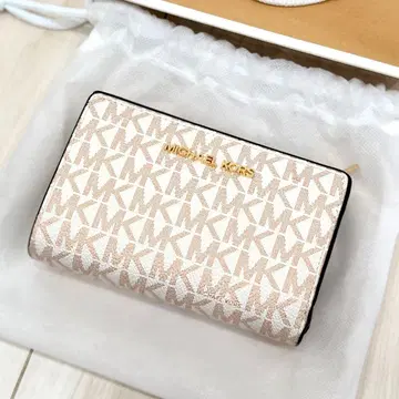 [ 정품/새상품 ] MICHAEL KORS 모노그램 접이식 지갑
