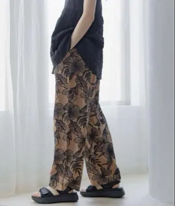 이번 시즌 niko and - 니코앤드 보타니컬 자카드 팬츠