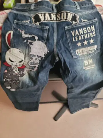 VANSON 스트레이트 데님 데스 토끼 30인치