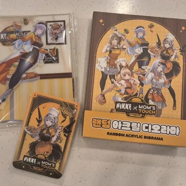(미개봉)승리의 여신 니케 맘스터치 나유타 아크릴스탠드+모더니아 포카일괄