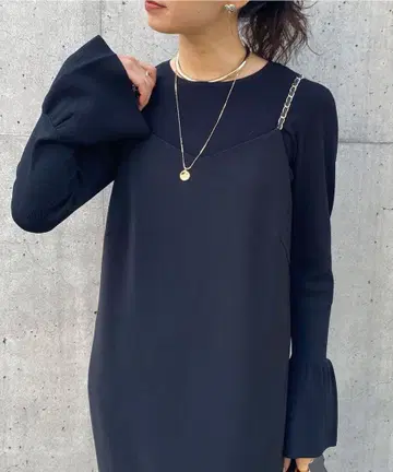 [컨디션 최상] [RIVEDROITE] 벨 슬리브 니트