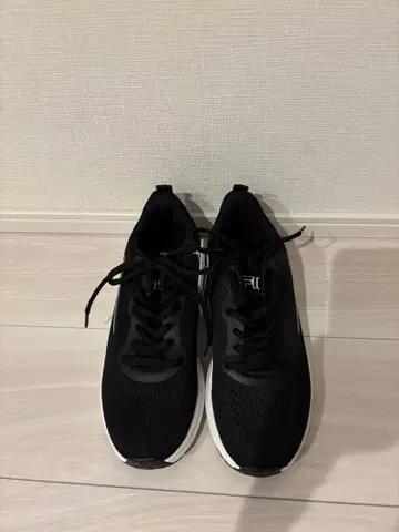 [ 가격 인하 ] FILA 블랙 메쉬 러닝화