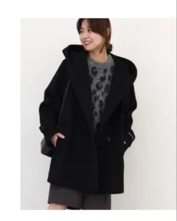 블랙 후드 부착 울 코트