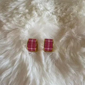 케이트 스페이드 체크 무늬 에나멜 귀걸이
