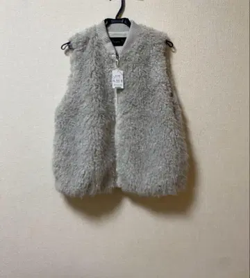 바질리 28 인조 모피 베스트