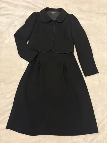 블랙 포멀 원피스 수트 긴팔 카라 부착