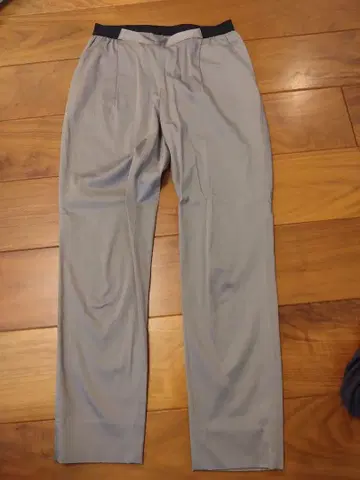 새상품급 Pao delo 크롭 그레이 팬츠