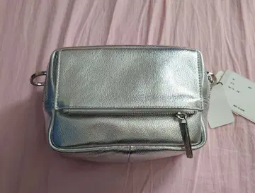 nouer 실버 소가죽 숄더백 미사용