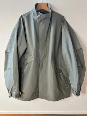 별주 GORE-TEX WINDSTOPPER SHORT MODS COAT