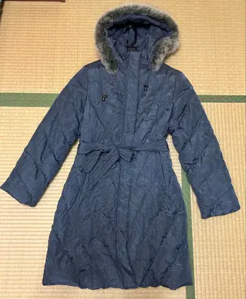 후드 부착 다크 블루 롱 다운 자켓