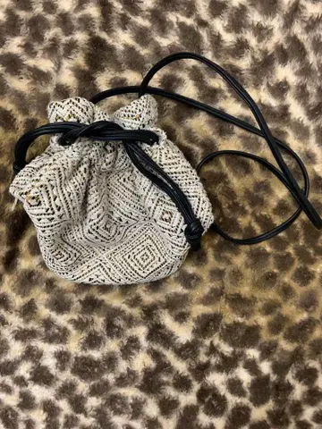 복조리형 숄더백 화이트 블랙