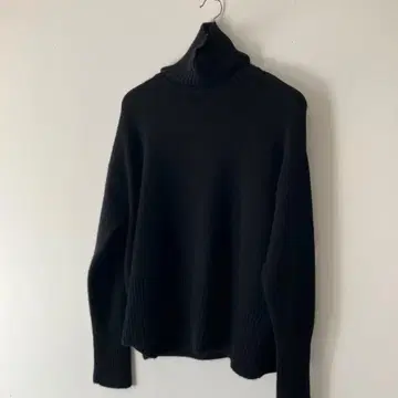 터틀넥 스웨터 블랙