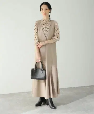 Spick & Span V넥 플레어 원피스 오버롤 스커트