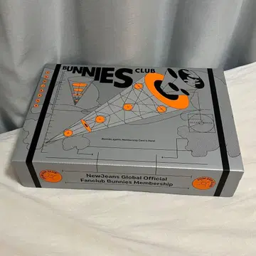 NewJeans FC kit Bunnies club