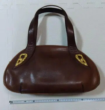 오스카 드 라 렌타 브라운 가죽 핸드백