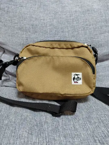 CHUMS 브라운 숄더백