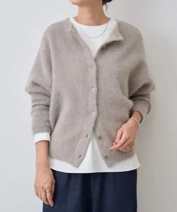 비어즐리 FOX 울 뒷단추 니트 모카