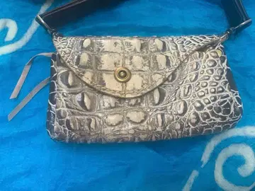 액세소와 크로커다일 지갑 숄더 타입