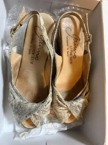 Jaimino 리본 디자인 웨지 샌들