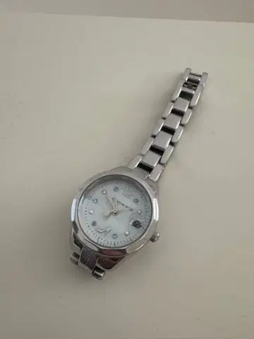 사만다 실바 신데렐라 모티브 손목시계 실버 유리 구두