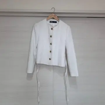 ZARA 화이트 노카라 자켓