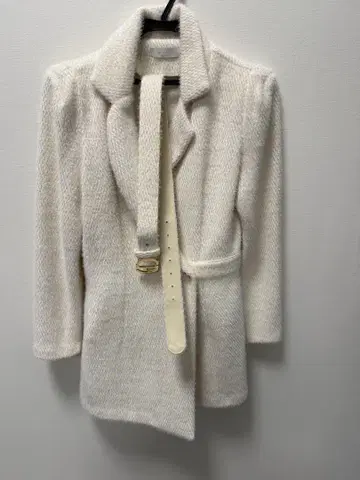 화이트 테일러드 자켓 벨트 포함