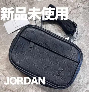 미사용 새상품 택 포함 JORDAN 모노그램 카메라백
