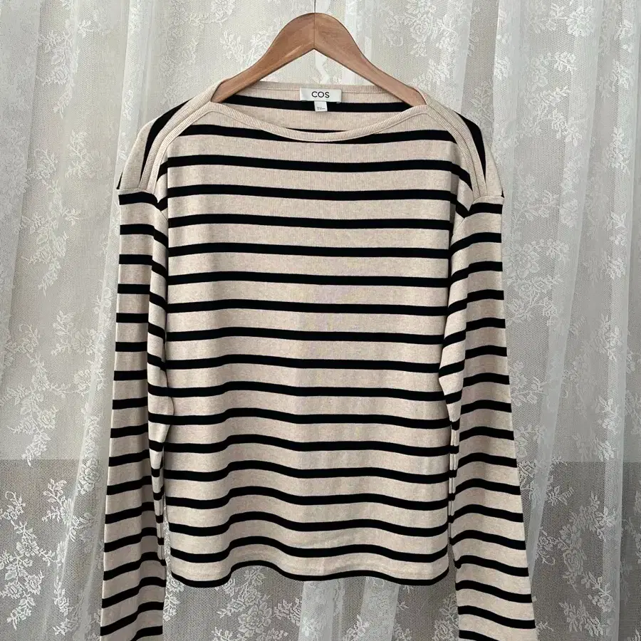 M) COS Boat Neck Striped Long Sleeve T-shirt
