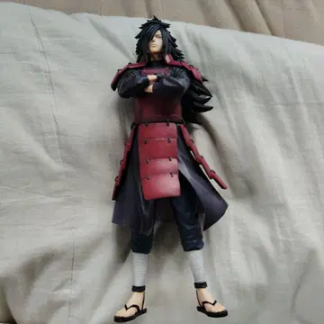 마다라 피규어 빨간색과 블랙 L자형 스탠드 포함