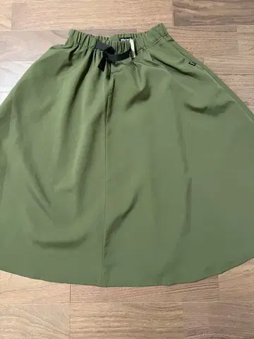 Marmot 올리브 플레어 스커트