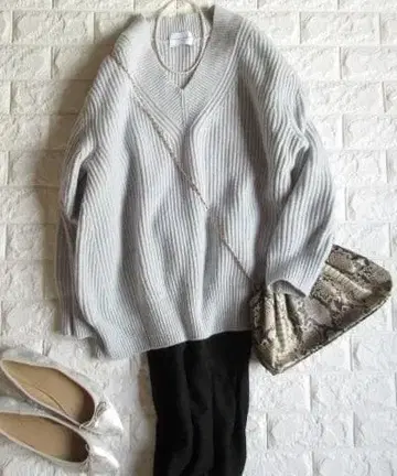 유나이티드 애로우즈 고급 루즈핏 내추럴 무드 V넥 립 니트 라이트 블루