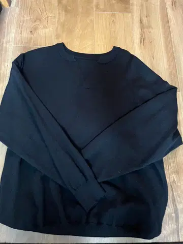 블랙 크루넥 니트