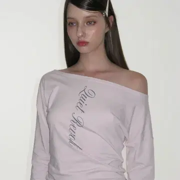 크랭크 레터링 오프숄더 핑크