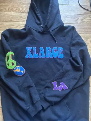 XLARGE 블랙 후드티 꽃무늬 자수