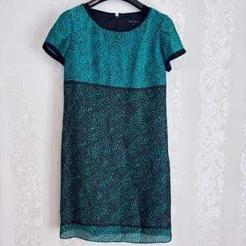 INDIWA! 반팔 무릎 기장 원피스 38 그린과 블랙 새틴