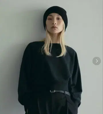 anuke 앙누크 Raglan Sleeve Sweat 블랙