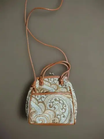 미 누에르 자카드 숄더백