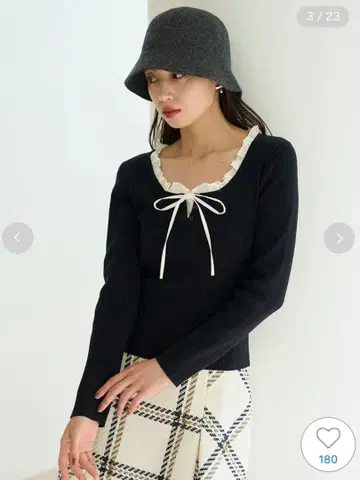 프릴 장식 리본 블랙 긴팔 스웨터