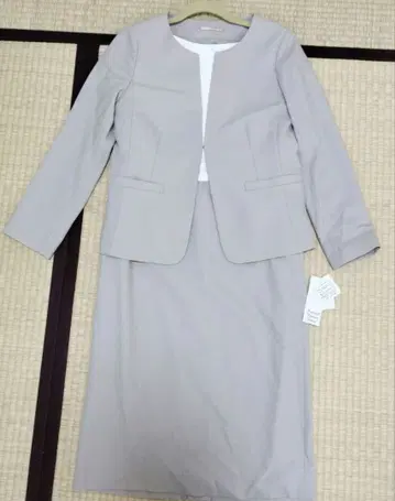 Natural Beauty Basic 원피스 수트 베이지 화이트