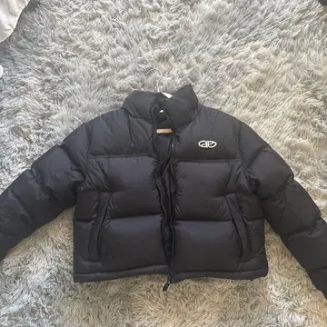 블랙 숏 다운 자켓