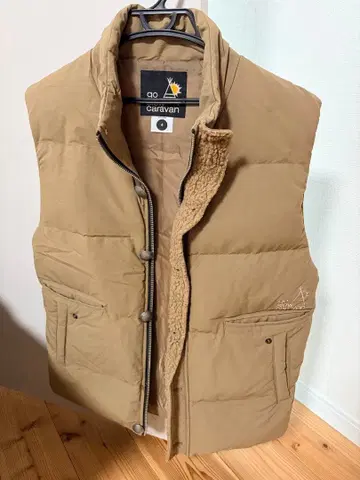 고 슬로우 카라반 베이지 다운 베스트 사이즈 4