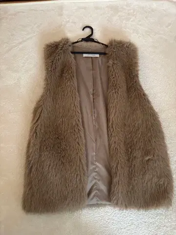 [ JEANASiS ] 베이지 퍼 베스트