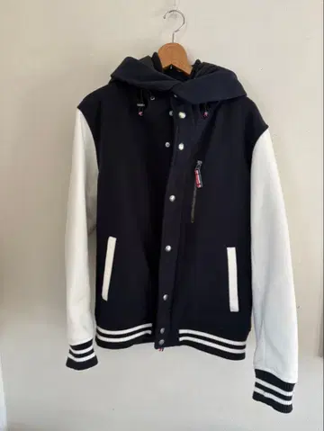 BEAMS HEART 후드 부착 자켓 네이비/화이트