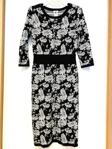 덥스타 Sov. 꽃무늬 자카드 레이온 니트 원피스