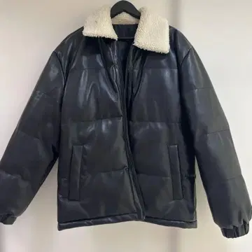 보아 카라 부착 블랙 퍼퍼 자켓 L 사이즈