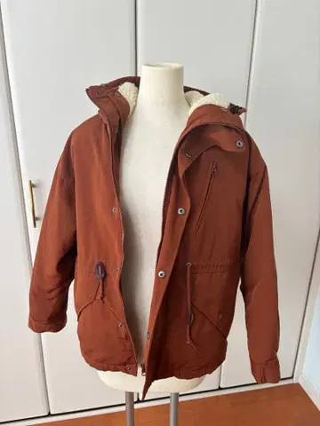 브라운 플리스 라이닝 마운틴 후드티